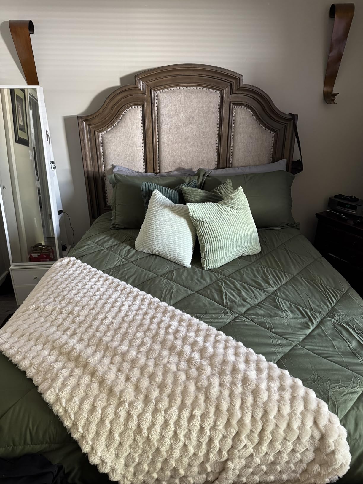Bedsure Queen Bed in a Bag Reversible Bed Set 7 Pieces Grey/Light Grey | All seasons, reversible, soft, lightweight, with sheets, bedding set, machine-washable, OEKO-TEX Certified customer photo 2