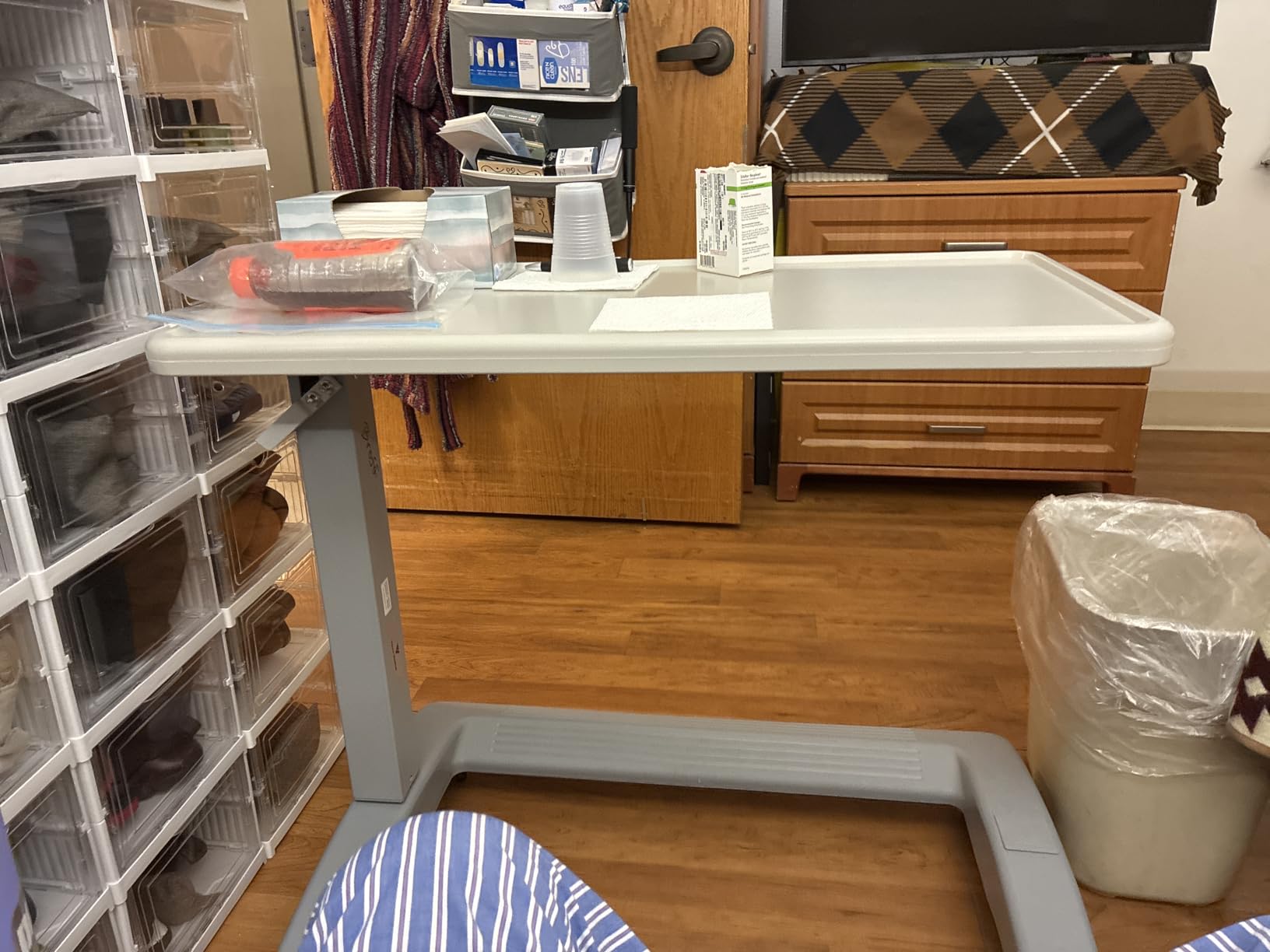 Vaunn Medical Pneumatic Adjustable Overbed Exam Bedside Table with Wheels (Hospital and Home Use), New Tabletop, Light Gray customer photo 1