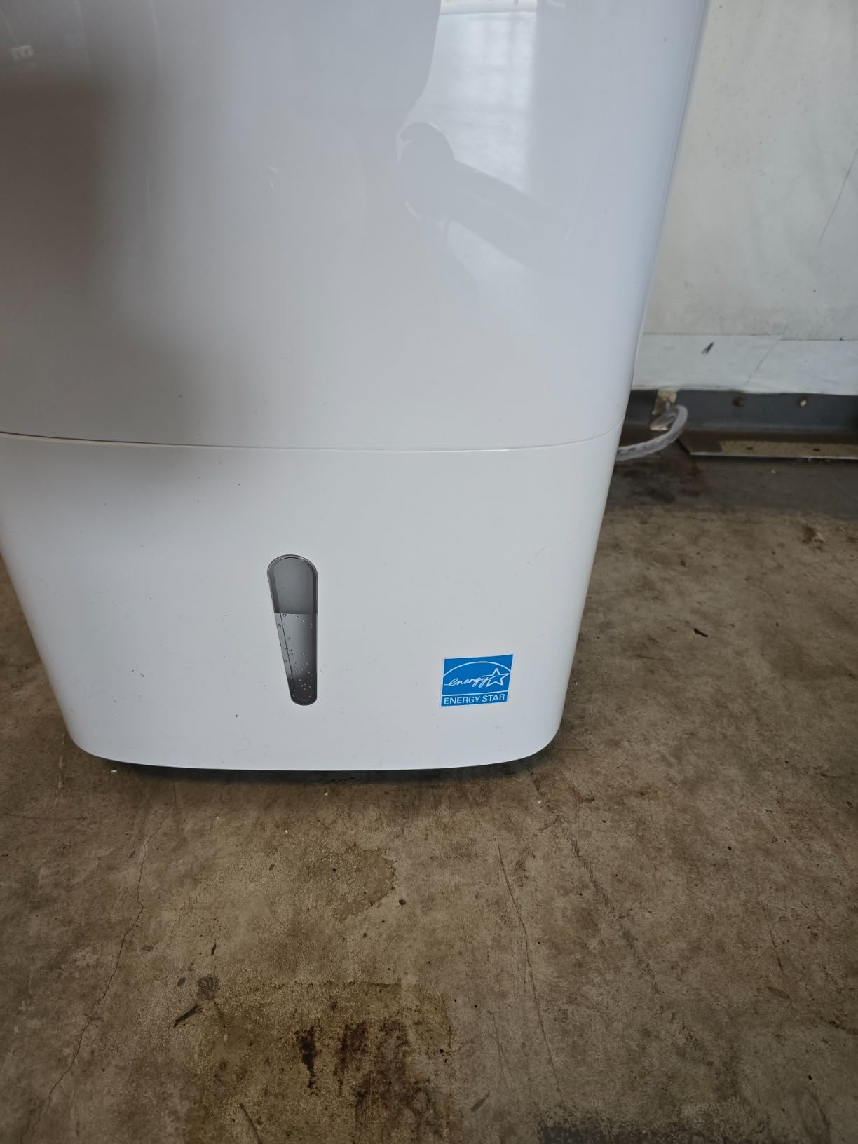 6,000 Sq.Ft Energy Star Dehumidifier with WIFI, Ideal for Large Rooms and Home Basements, Efficient Moisture Removal with Adjustable Humidity Control, 1.32 Gallons Water Tank customer photo 2