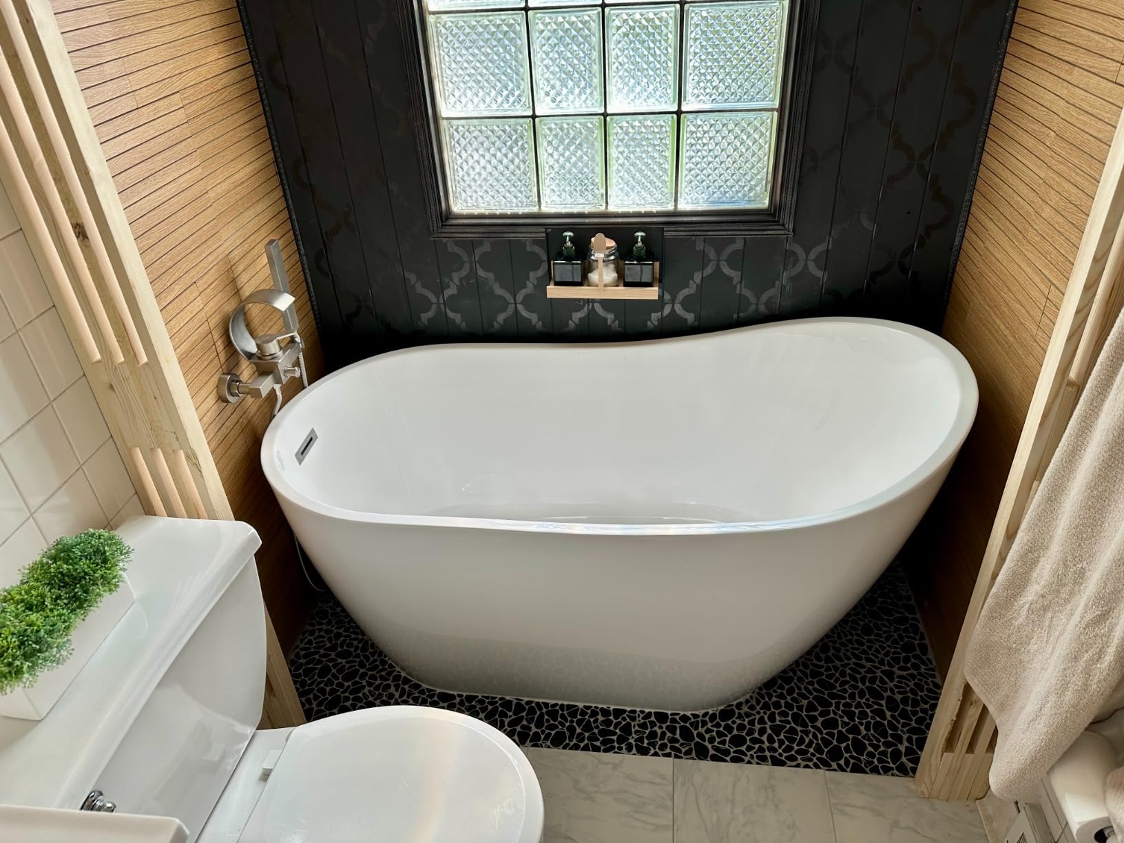 WOODBRIDGE Acrylic Freestanding Contemporary Soaking Tub with Brushed Nickel Overflow and Drain, B-0006 / BTA1507, 54