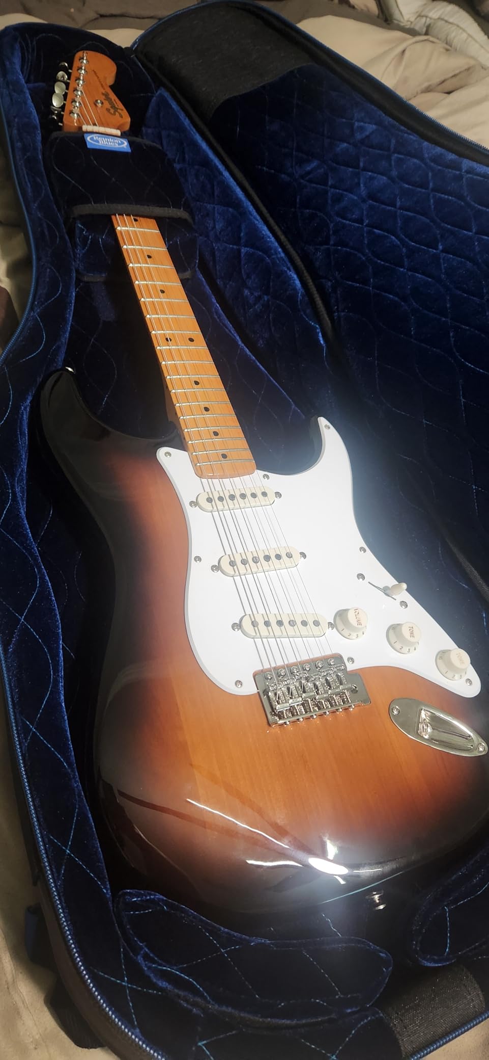 Squier Classic Vibe 60s Stratocaster Electric Guitar, Candy Apple Red customer photo 1