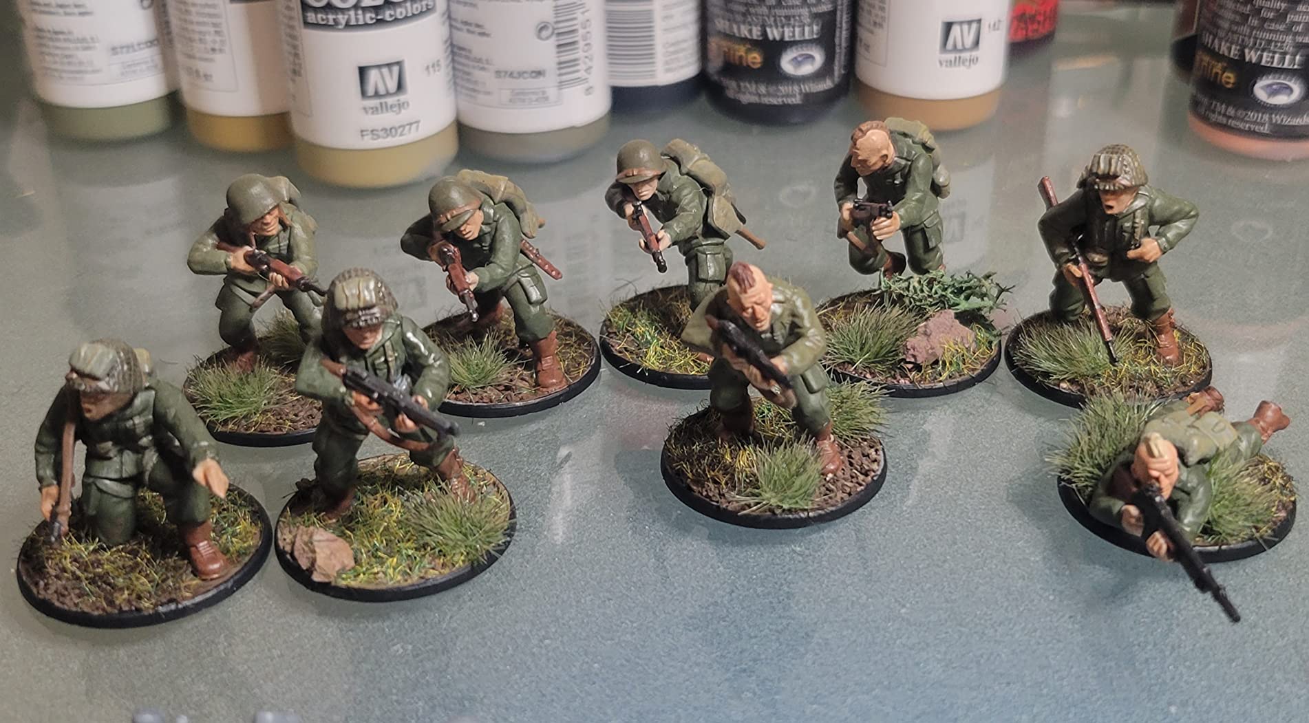 Vallejo - WWII American Armour & Infantry Model Color Paint Set | Historic US Military Shades | Brush & Airbrush Compatible Acrylic Colors | Pro Modeler Collection | 6 bottles x 18 ml. (0.6 fl.oz) customer photo 1