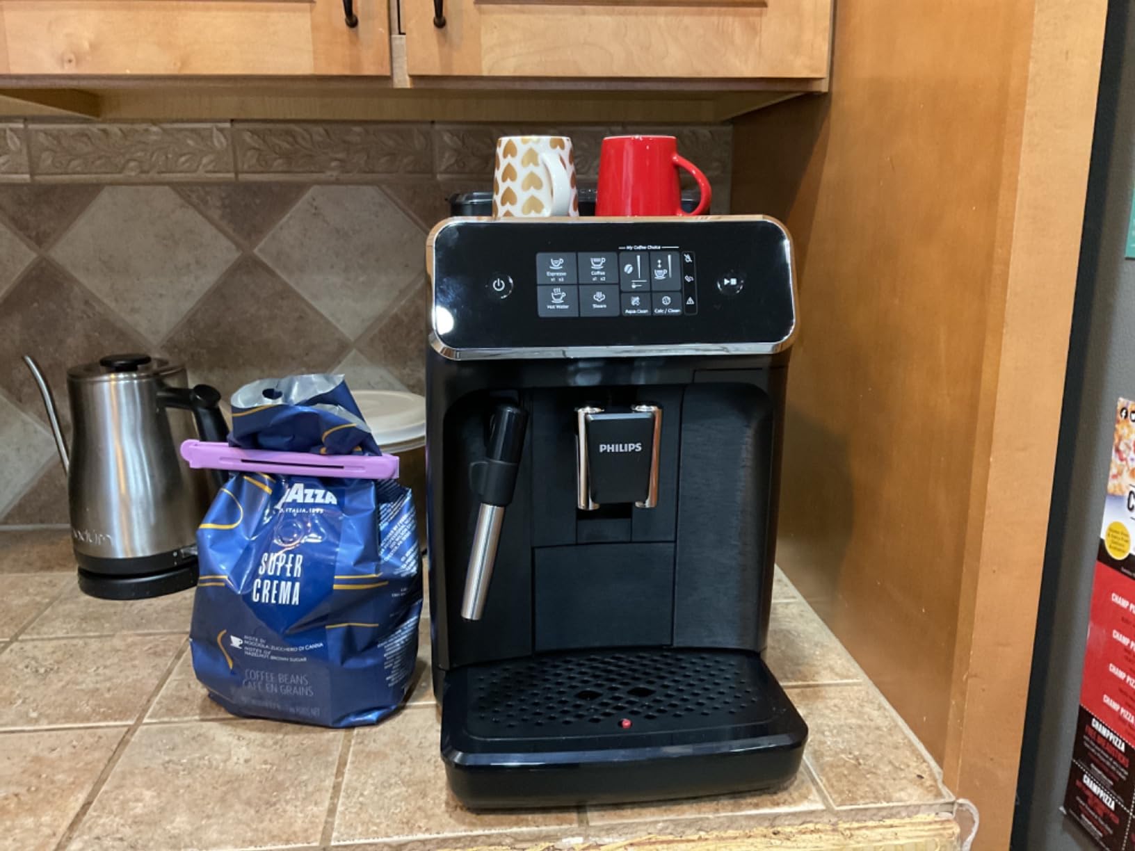 Philips 2200 Series Fully Automatic Espresso Machine, Classic Milk Frother, 2 Coffee Varieties, Ceramic Grinder, EP2220/14 customer photo 2