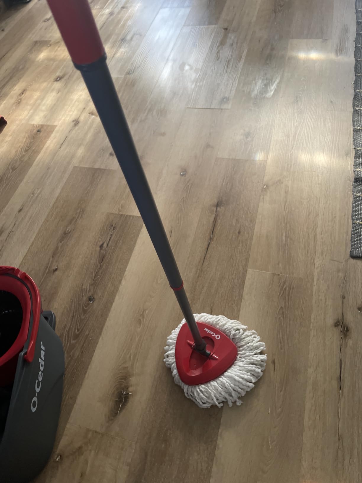 O-Cedar EasyWring Microfiber Spin Mop & Bucket Floor Cleaning System + 2 Extra Refills, Red/Gray customer photo 1