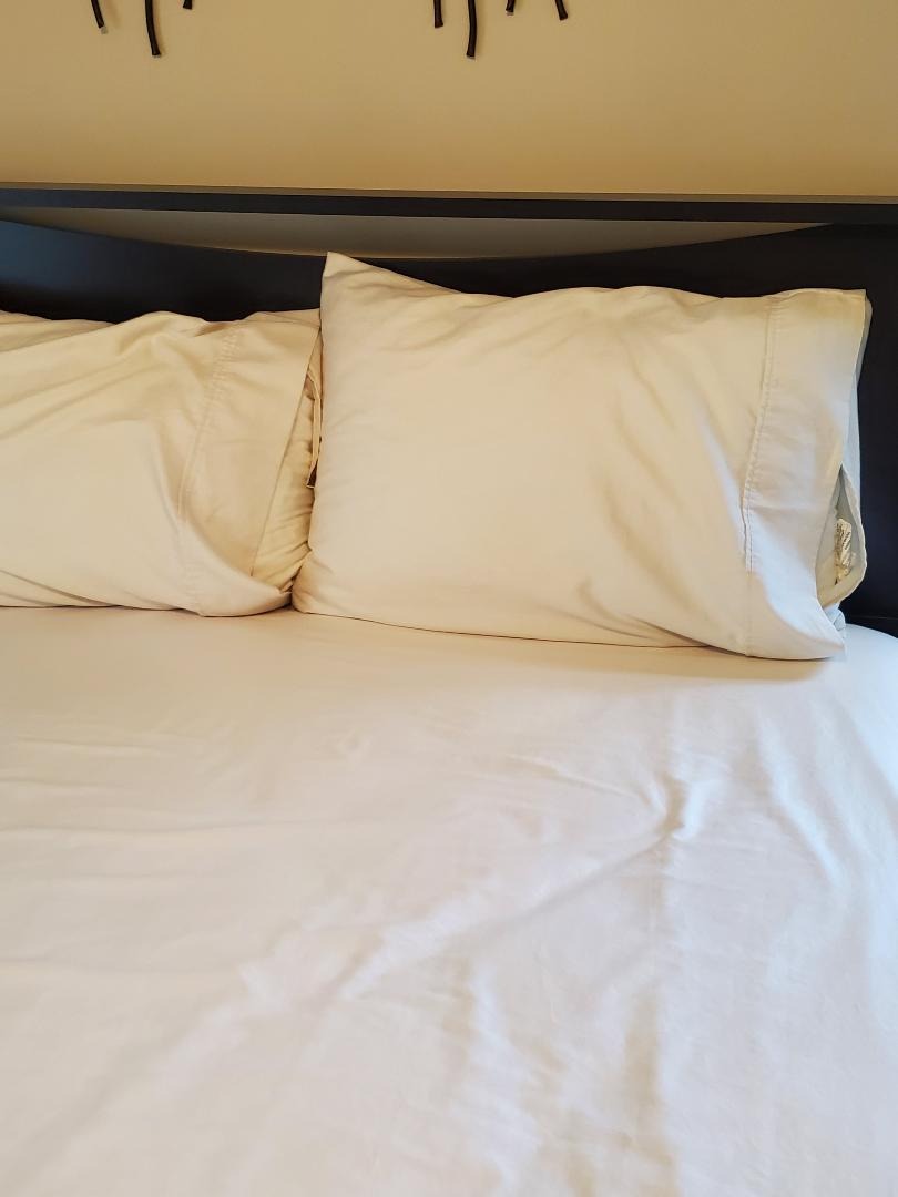 California Design Den 100% Cotton Sateen Queen Bedding Sheets Set, White | 6 Pcs with 4 Pillowcases, 400 Thread Count Backed by Good Housekeeping Seal, 16