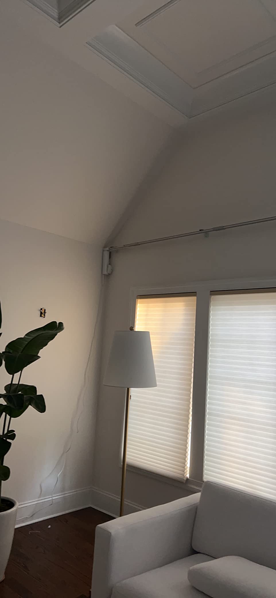Quoya Smart Curtains System, Electric Curtain Track with Automated Rail Motor (up to 5.2 metres / 204 inches), WiFi Compatible with Alexa, Google, IFTTT customer photo 1