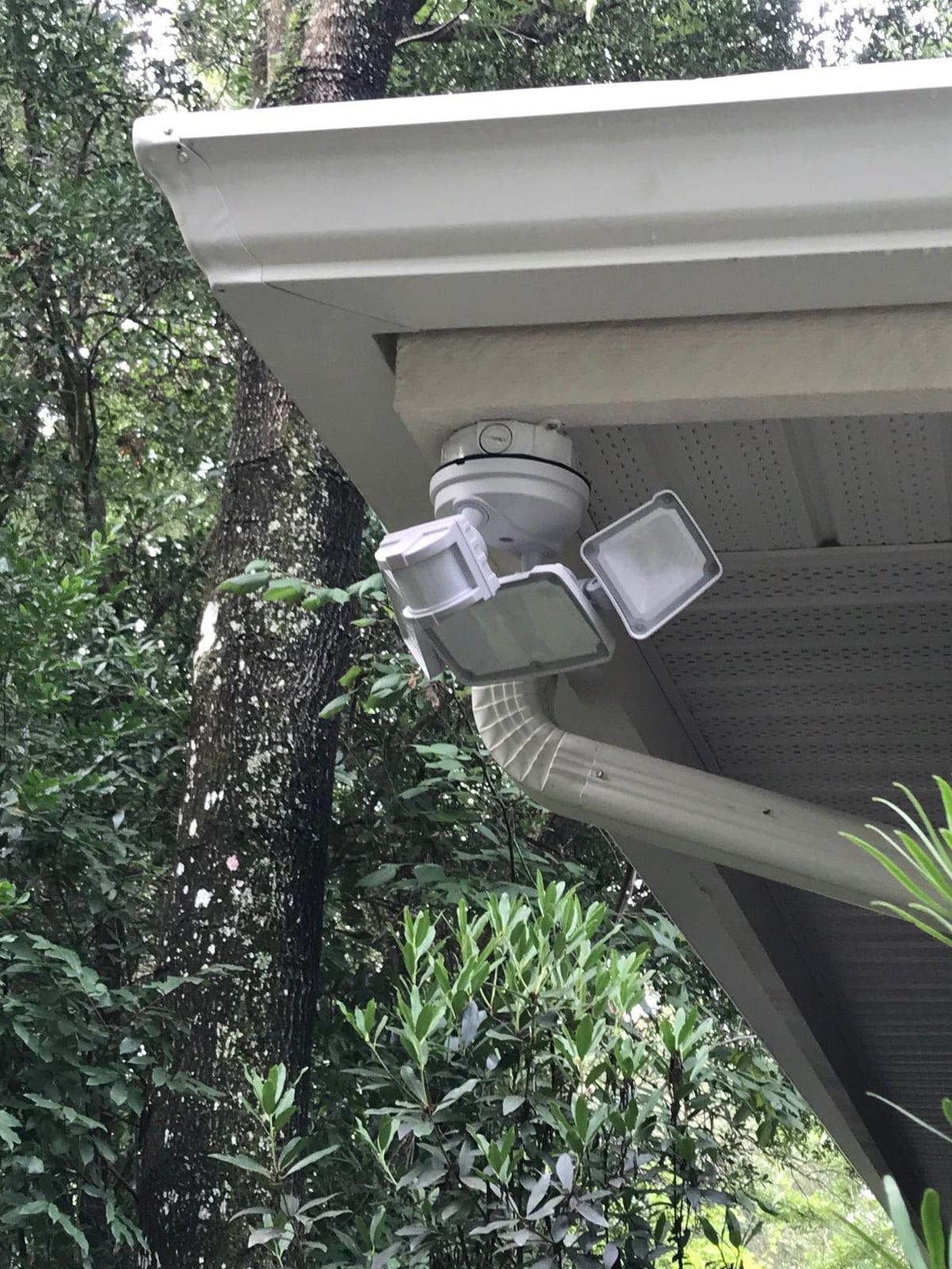 LEPOWER LED Security Light Motion Sensor Outdoor Lights, Bright 38W 4200LM | 72 FT Range, IP65, Easy to Install, 180° Motion Sensor, 5500K, 3 Head Detected Waterproof Flood Light for Garage, Yard, Porch customer photo 1