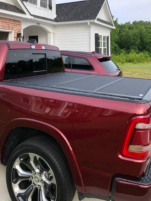 Gator EFX Hard Tri-Fold Truck Bed Tonneau Cover - Heavy-Duty Truck Bed Protection - Durable Aluminum Panels - Hard Folding Tonneau Cover - 2019-2026 Dodge Ram 1500 - 5'7