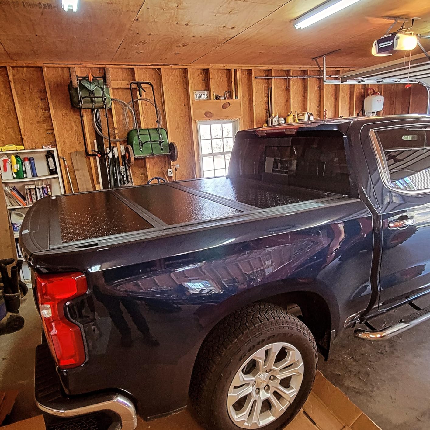 Gator EFX Hard Tri-Fold Truck Bed Tonneau Cover - Secure Cargo Protection - Sleek Low-Profile Tri-Fold Design - Fits 2019-2026 Chevy/GMC Silverado/Sierra - 5'10
