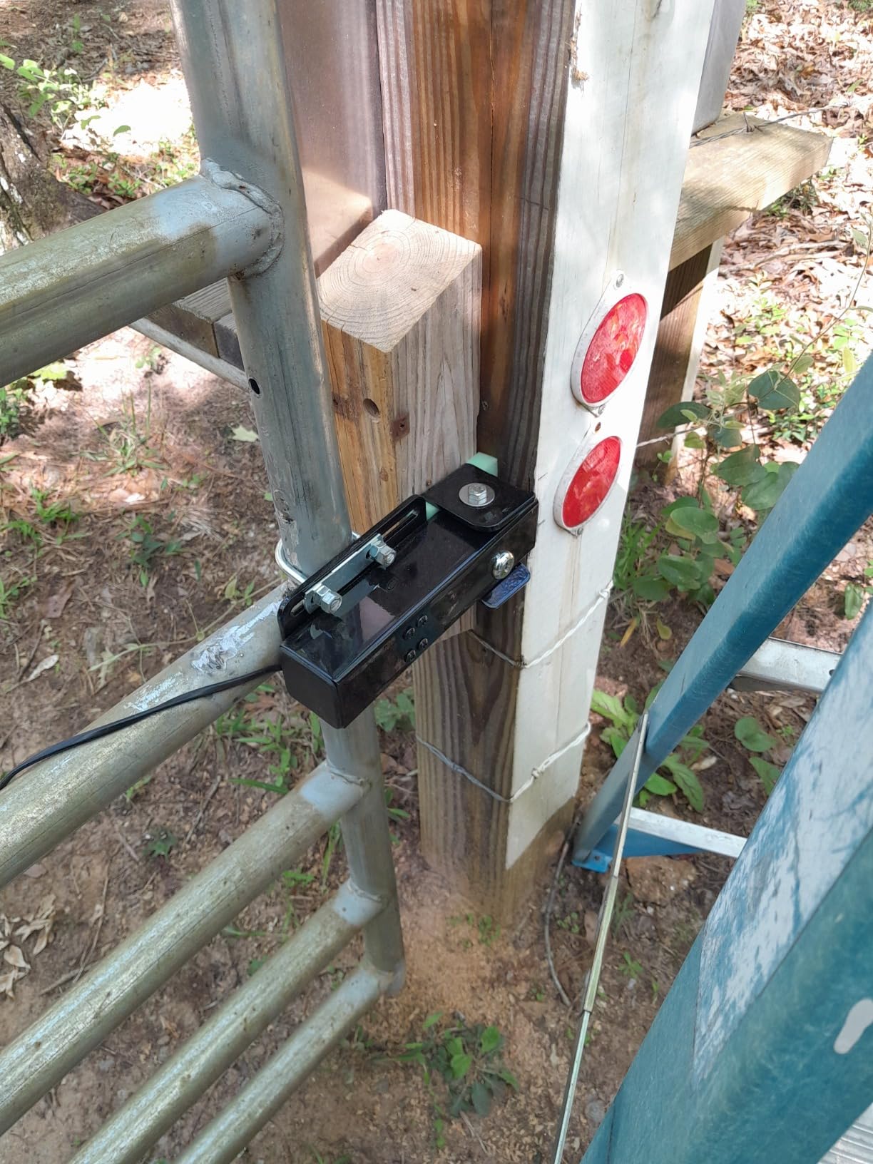 Mighty Mule Gate Opener, Solar and Smart Ready, Heavy Duty Automatic Gate Opener, Gates up to 18ft or 850lb, Single Gate Opener, MM571W customer photo 2