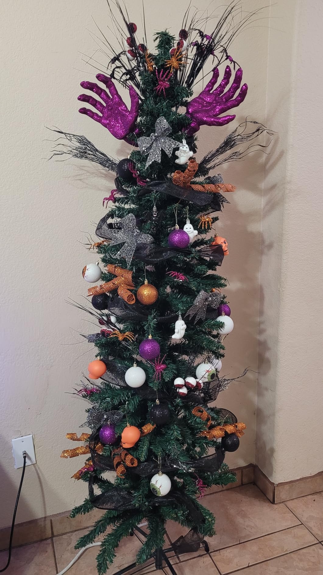 Giantex, Green Artificial Pencil Christmas, Premium Hinged Pine Tree with Solid Metal Legs, Perfect for Home, Shops and Holiday Decoration, (5FT) (Artificial Pencil Christmas Tree) customer photo 2