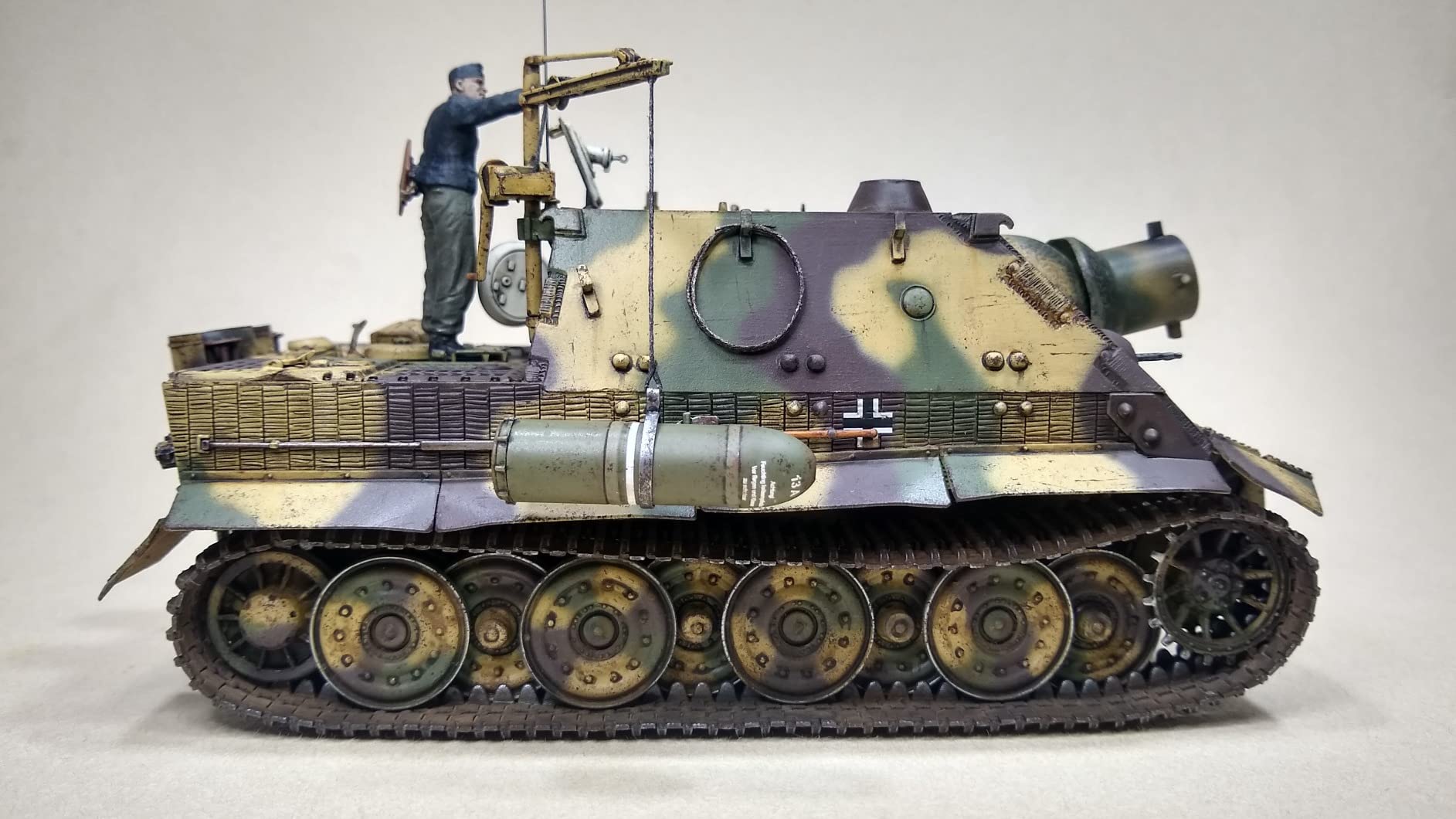 Italeri ITA6573 1:35 38cm RW 61 auf Sturmmorser Tiger [Model Building KIT] customer photo 1