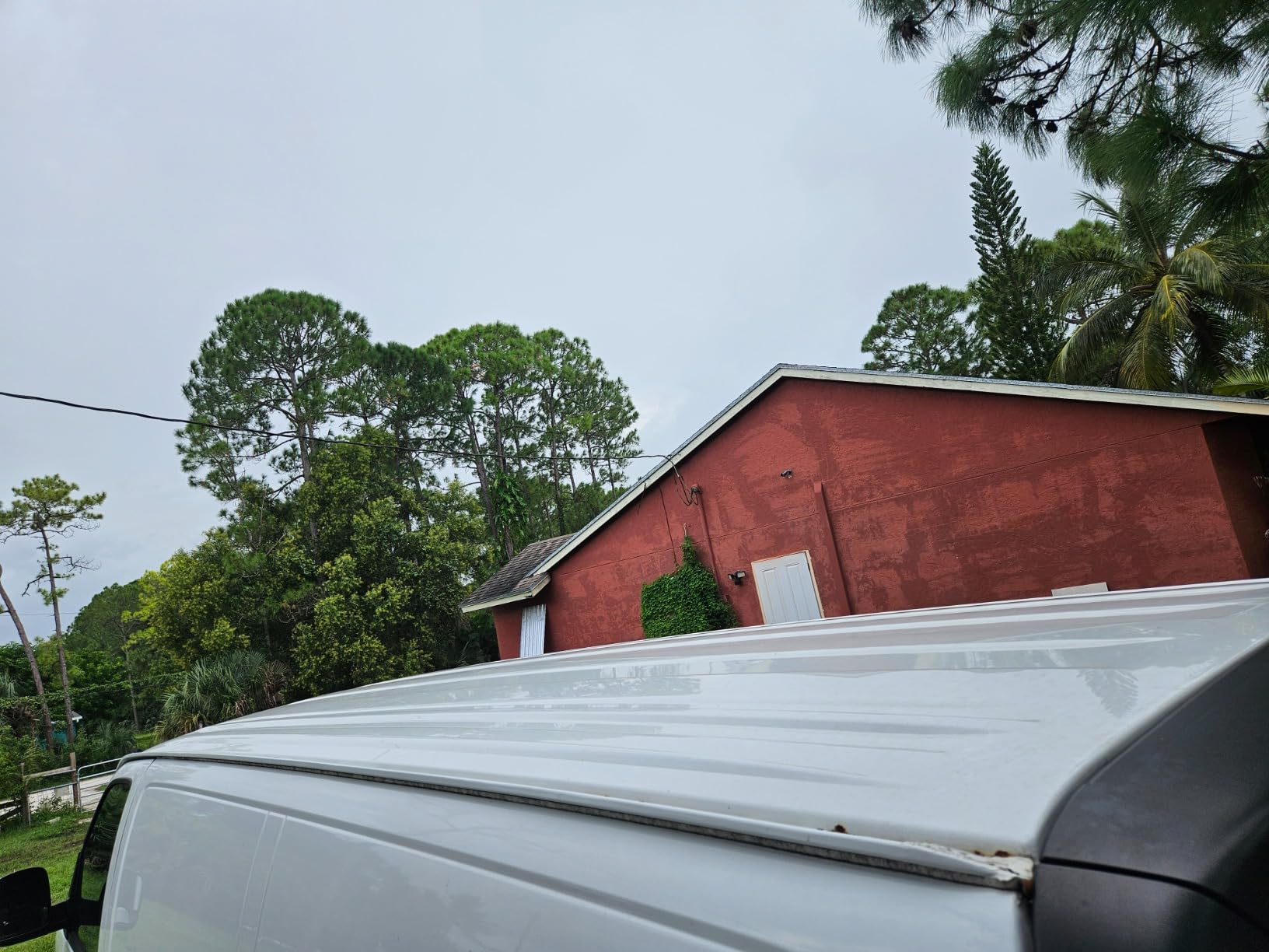 ECOTRIC 59in Roof Racks Compatible with 1996-Up Chevy Express GMC Savana | 850 LBS Capacity 3 Bar Roof Ladder Rack for Van Steel White customer photo 2