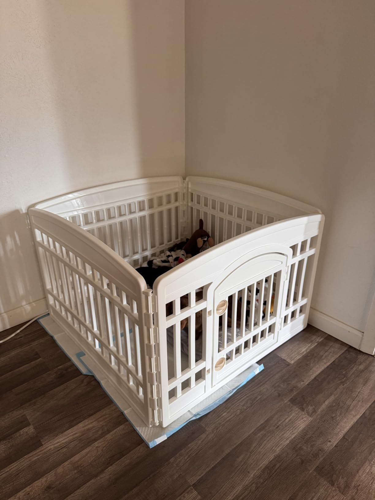 IRIS USA 8-Panel Dog Playpen, Pet Enclosure, White | Pet Containment, Custom Pen Configuration, Multi-Shape Setup, Flexible Boundary, Stable Non-Tip Base, Tool-Free Assembly customer photo 1