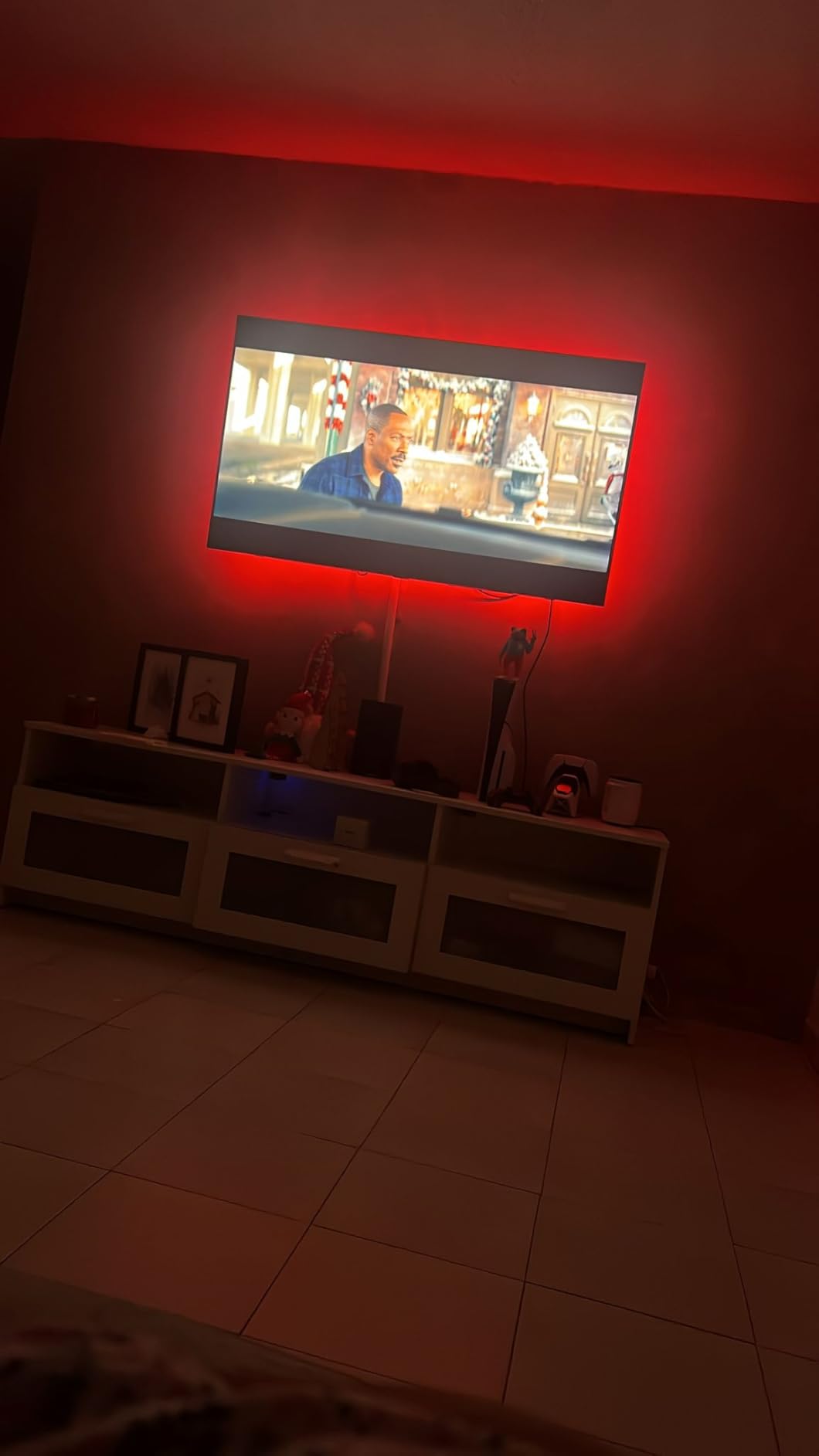 HAMLITE TV Bias Lighting 6500K True White for 70 72 75 80 82 85 Inch TV, 18Ft USB TV LED Backlight with RF Remote Cover 4 Sides Behind TV Background Room Decor Gaming Light for Men Ambient Mood Light customer photo 2