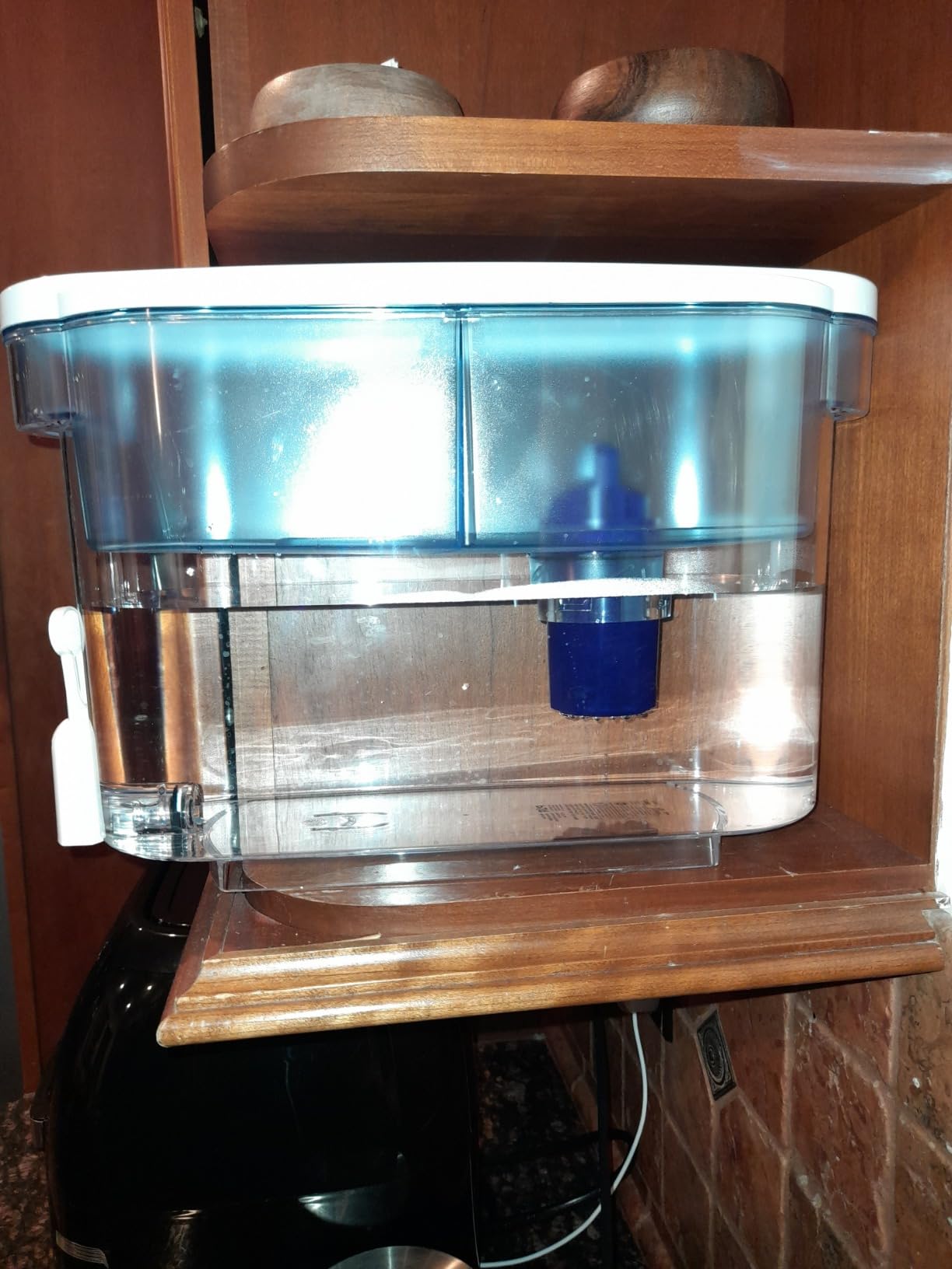 PUR 30-Cup Countertop Water Filter Dispenser, White/Blue, DS1800Z | 2-in-1 filtration, includes cartridge, lasts 40 gallons or 2 months, dishwasher safe customer photo 1