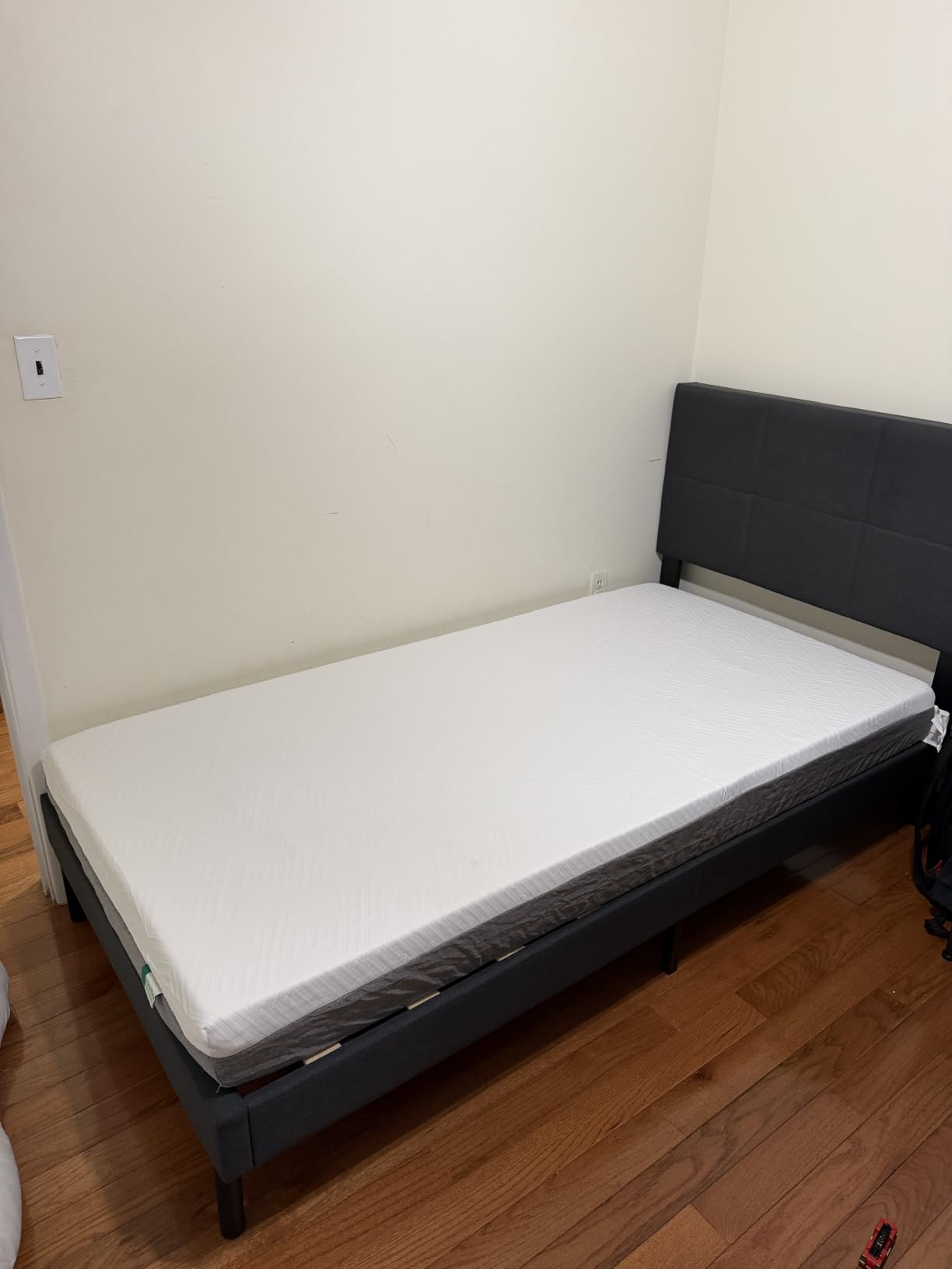 Novilla Bliss Queen Size Mattress, 12 Inch Gel Memory Foam Mattress Queen, Cool Night Sleep & Pressure Relief, Support Foam for Spine Alignment & Motion Isolation, Medium Plush Feel customer photo 2