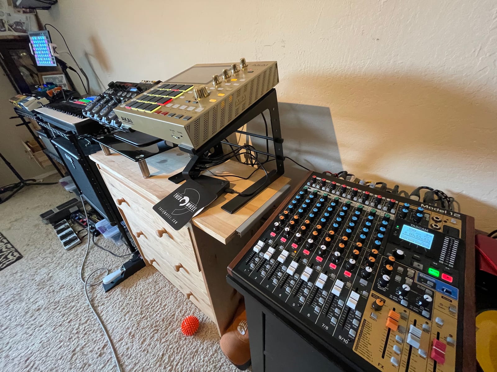 Model 12 All-in-One 12-track Digital Multitrack Mixing and Recording Studio, Mixer, USB Audio Interface and DAW Controller customer photo 1