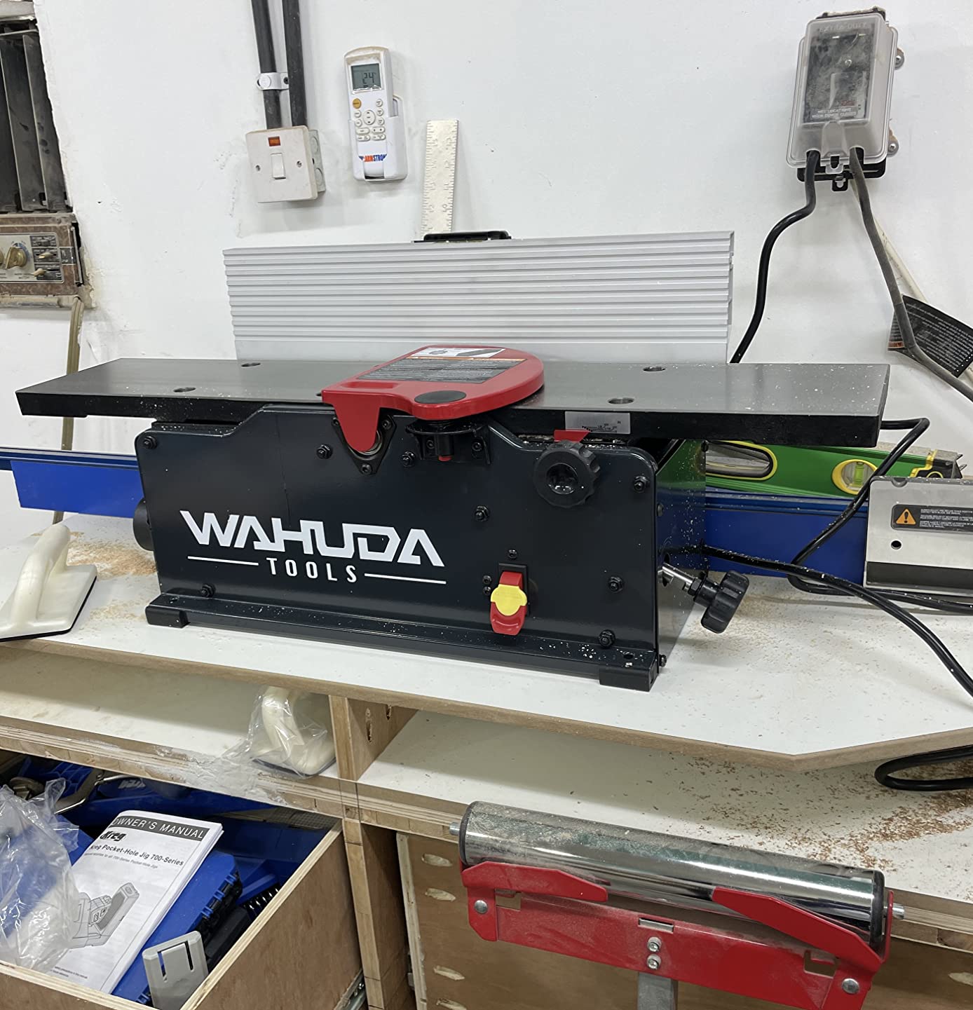 Wahuda Tools Jointer - 6-inch Benchtop Wood Jointer, Spiral Cutterhead Portable Jointer w/Cast Iron Tables & 4-Sided Carbide Tips & 10amp motor, Woodworking Tools for All Wood Types (50160CC-WHD) customer photo 2