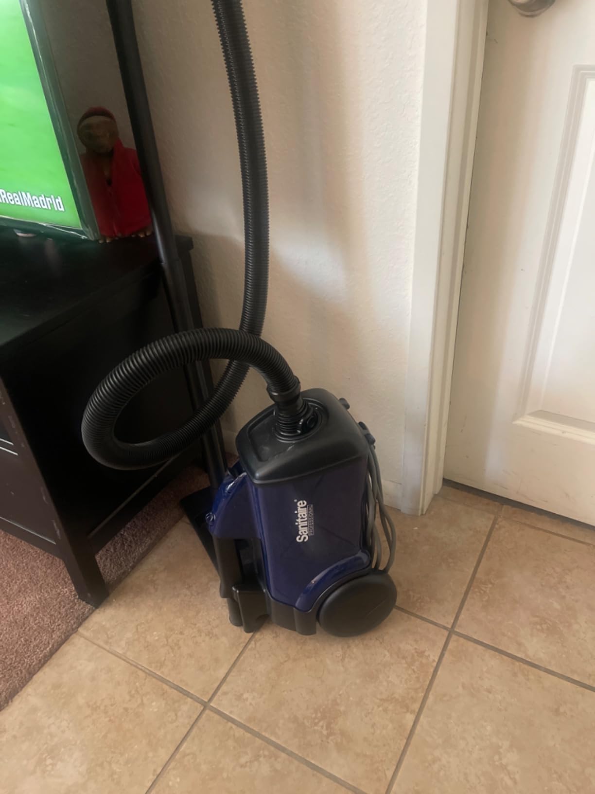 Sanitaire Professional Compact Canister Vacuum Cleaner, SL3681A customer photo 2