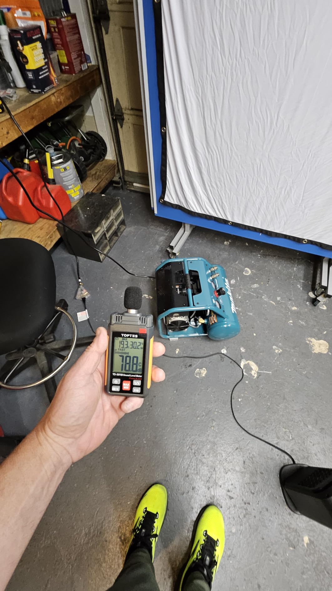 Makita MAC320Q Quiet Series 1-1/2 HP, 3 Gallon, Oil-Free, Electric Air Compressor customer photo 2