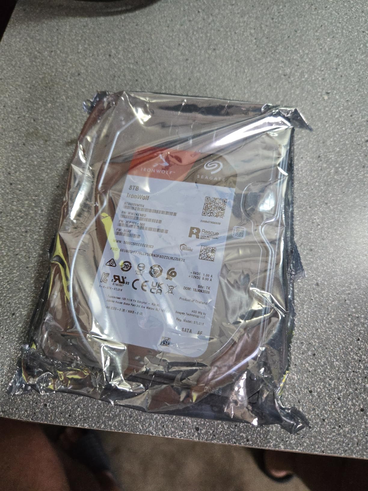 Seagate 8TB IronWolf Internal NAS Hard Drive | SATA 6 Gb/s (ST8000VNZ04) customer photo 1