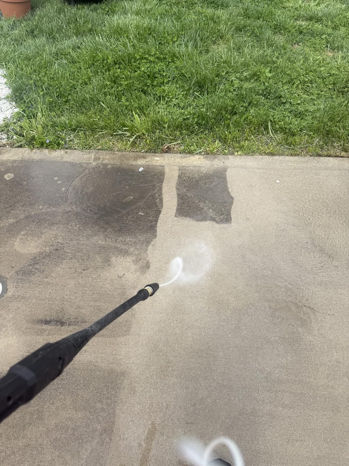 CRAFTSMAN Electric Pressure Washer, Cold Water, Lightweight Corded Power Washer for Cars, Driveways, Patio and Garage, Powerful 1700-PSI, 1.2-GPM, Compact, Easy to Use (CMEPW1700) customer photo 2