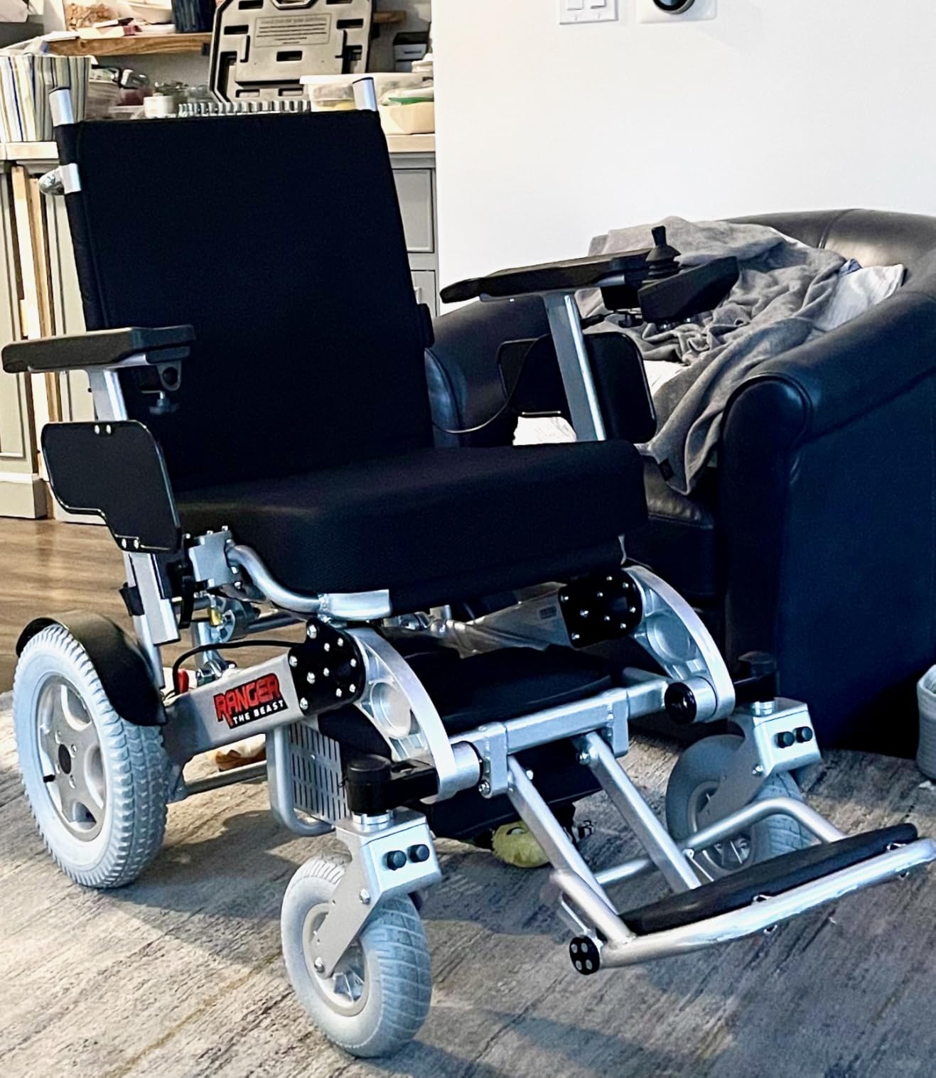 Porto Mobility Ranger The Beast Ultra Heavy Duty Foldable Electric Wheelchair Holds 500lbs 400W Horse Power Dual Motor Folding All Terrain Power Wheelchair customer photo 2
