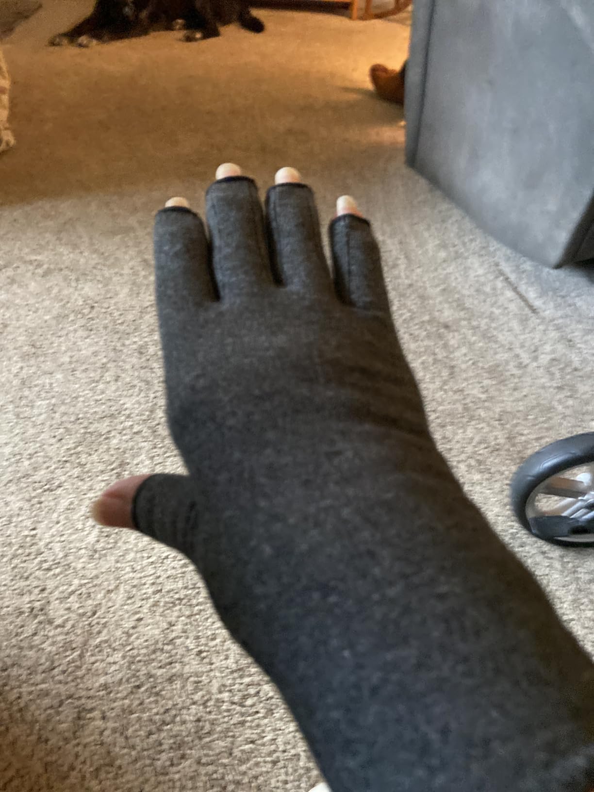 DRNAIETY 2-Pair Arthritis Compression Gloves for Hand Arthritis, Fingerless | for Carpal Tunnel Pain, RSI, Rheumatoid Arthritis | Anti-Slip, Breathable Gloves for Men & Women, Typing, Daily Use (M, Gray) customer photo 1