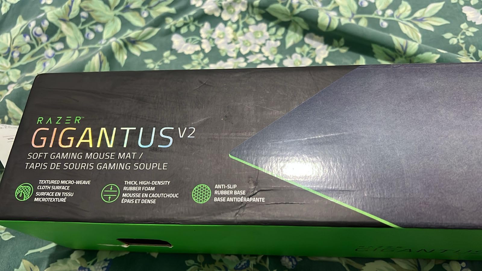 Razer Gigantus V2 Cloth Gaming Mouse Pad (3XL), Thick, Classic Black - Textured MicroWeave Cloth Surface, Thick, High-Density Rubber Foam, Non Slip Base customer photo 1