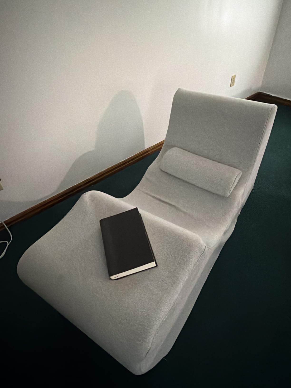 Zinus Lotus Zero Gravity Chaise Lounger, Foam Recliner for Living Room, Ergonomic Positioning for Better Relaxation, Pillow Included, No Assembly, Light Grey customer photo 2