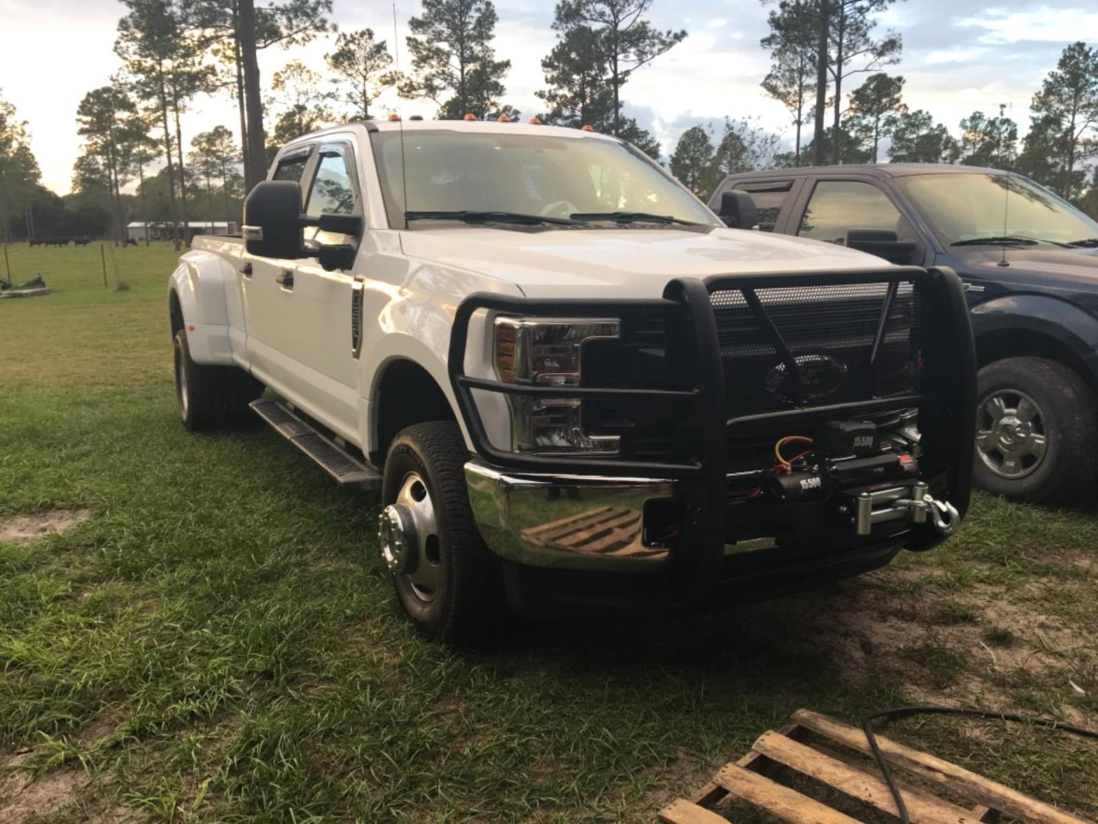 VEVOR 13,500 lb Electric Truck Winch 12V DC 3/8 in x 80 ft Synthetic Rope Aluminum Fairlead Wireless & Wired Remote Control, 13500 lbs, IP55 Waterproof Towing for Off Road Jeep SUV Boat customer photo 2