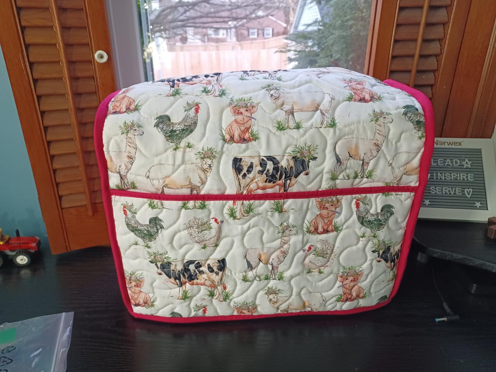 Brother CS7000X Sewing and Quilting Machine LCD Display | 70 Built-in Stitches, LCD Display, Wide Table, 10 Included Feet customer photo 1