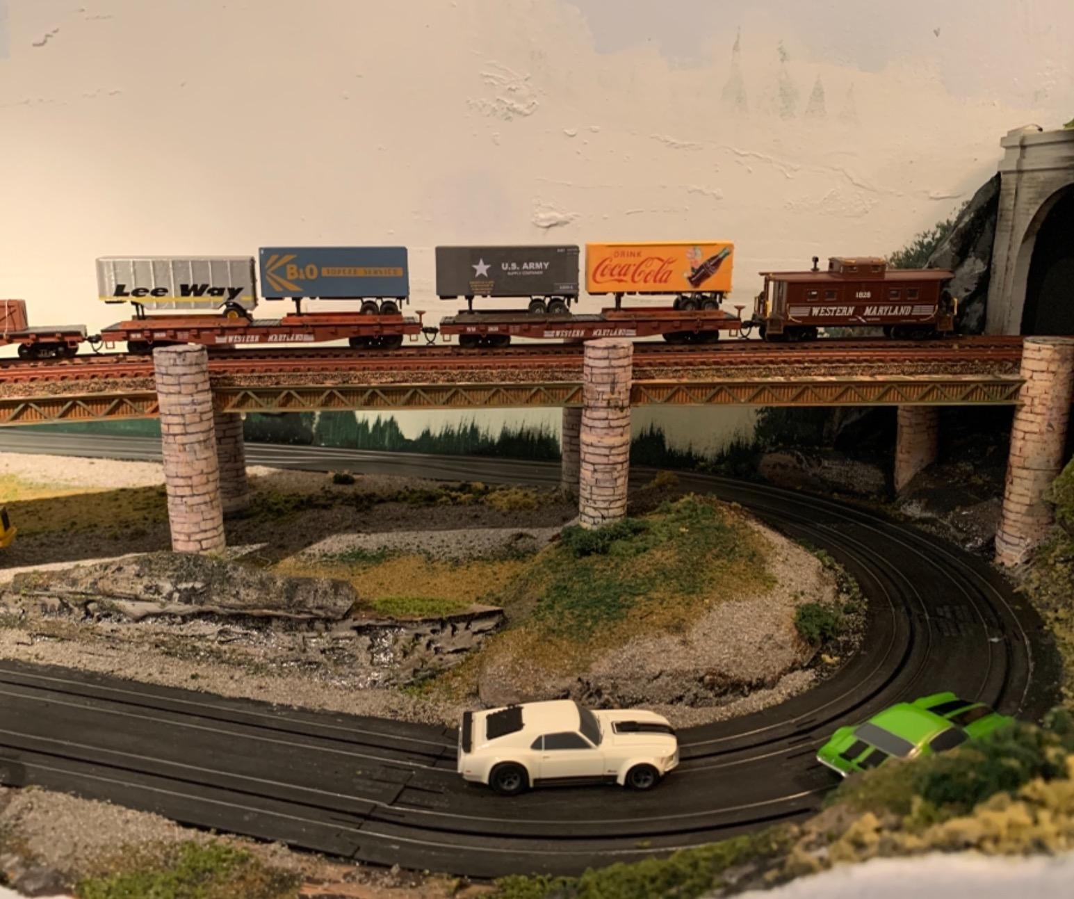Evemodel C8741U 2pcs HO Scale 1:87 52' Flat Car Flatbed Transporter U.S. Army 52ft Model Train Container Carriage Freight Car customer photo 1