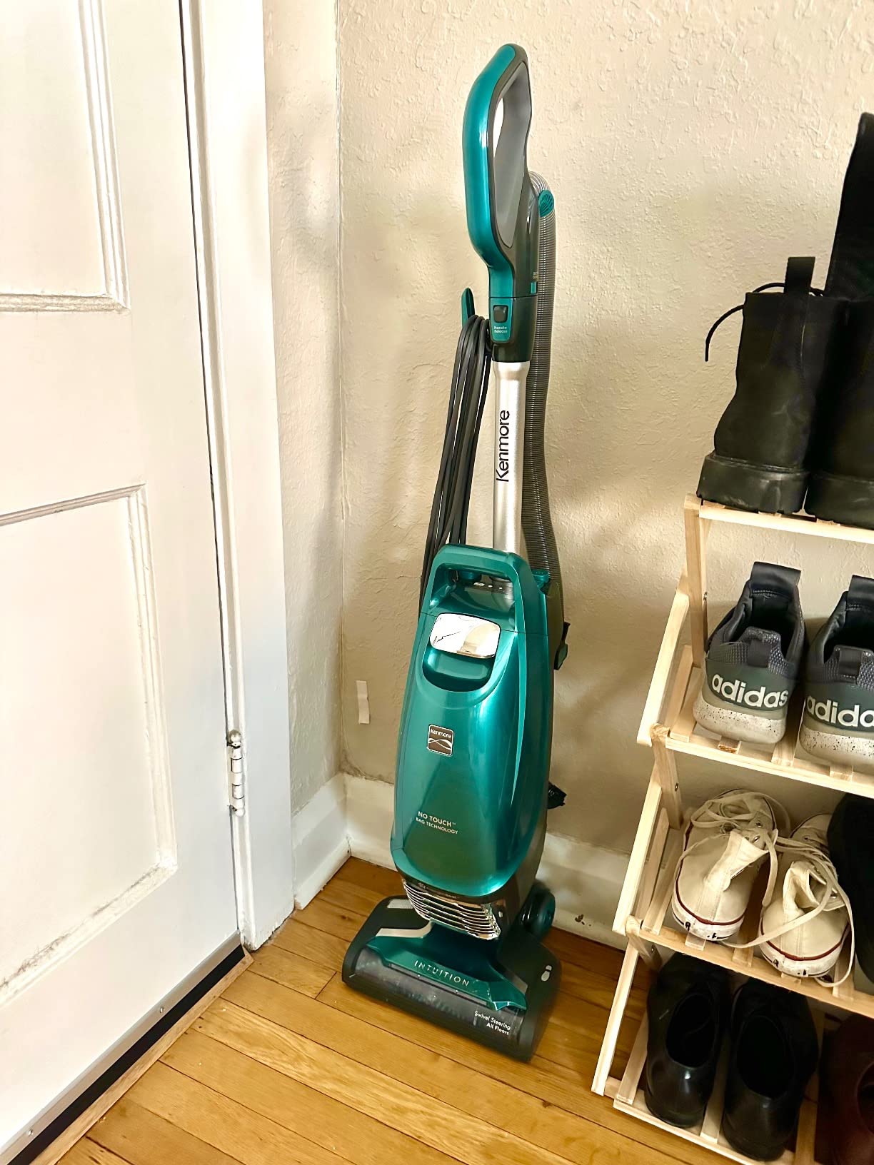 Kenmore Intuition Bagged Upright Vacuum Lift-Up Carpet Cleaner 2-Motor Power Suction with HEPA Filter, 3-in-1 Combination Tool, HandiMate for Floor, Pet Hair, Green customer photo 1