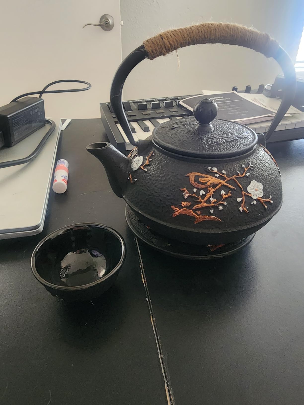 Japanese Style Cast Iron Teapot with Infuser Trivet Tetsubin Kettle | Chinese Tea Set for Adults Iron Tea Pots with 4 Tea Cups Black (Magpie and Plum Pattern) customer photo 2
