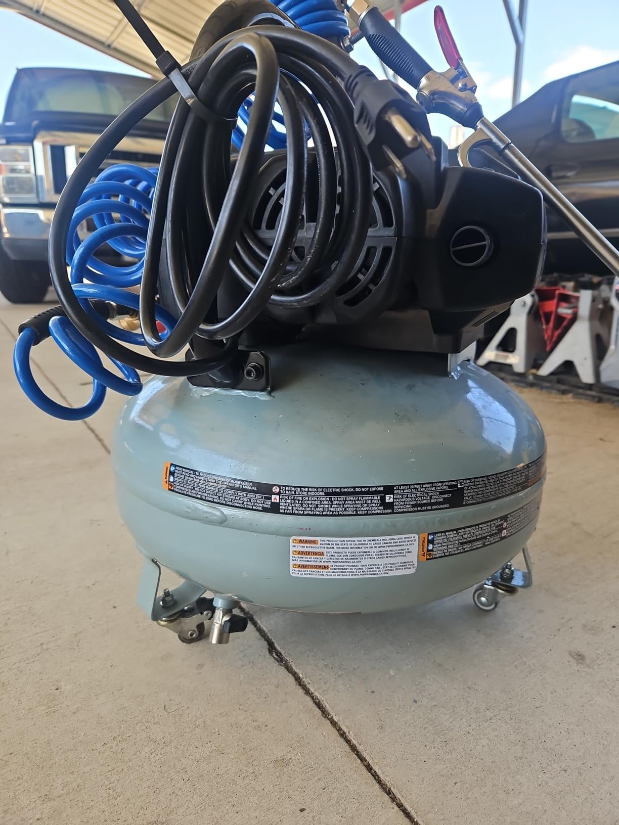Metabo HPT Portable Pancake Air Compressor, 6 Gallon 200 PSI, EC914S | 4 CFM Flow Rate, Powers Multiple Framing Siding Roofing Nailers Brad Guns Simultaneously, Job-Site Ready customer photo 1