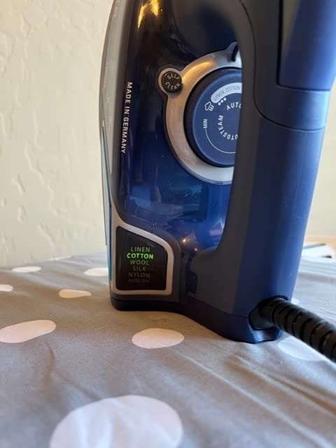 Rowenta Focus Excel Steam Iron for Clothes, Anti-Drip Protection, Iron Steamer for Clothes, 1725 Watts, DW5280, Grey customer photo 2
