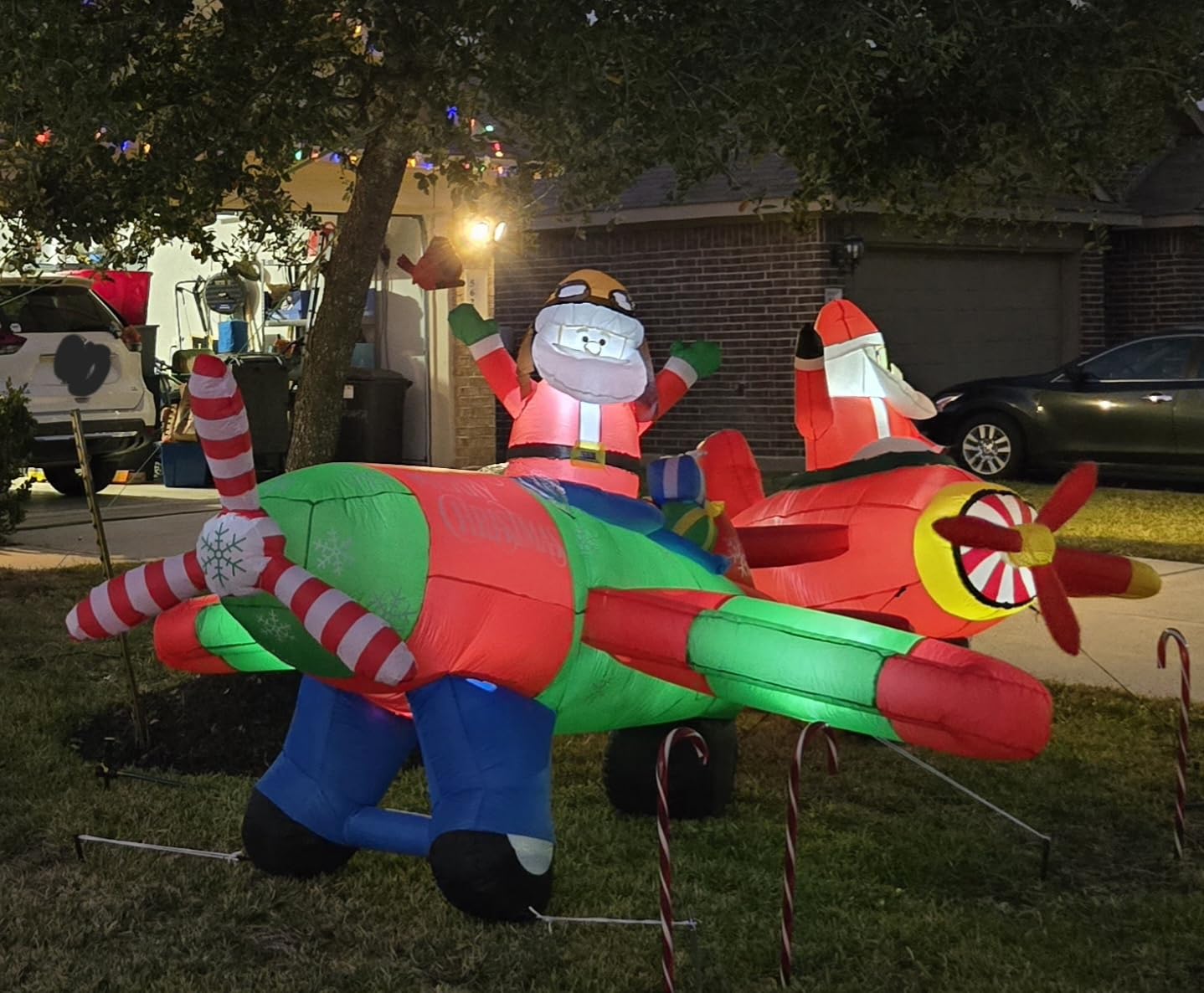 TRMESIA 8FT Christmas Inflatable Blow up Santa Train Indoor Decoration, Christmas Inflatable Santa Train Blow up Decoration with Flashing Lights customer photo 1