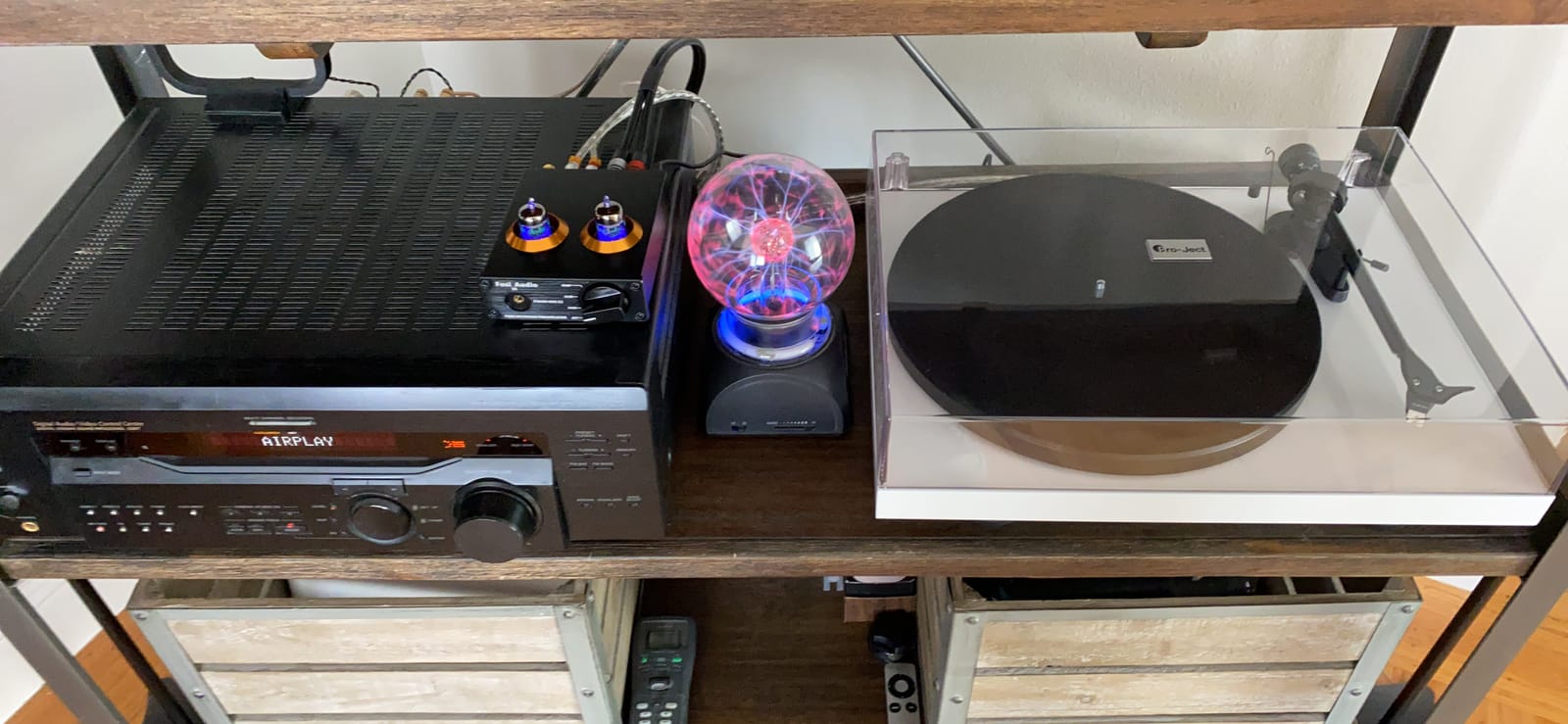 Pro-Ject Debut Carbon EVO Turntable with Sumiko Rainier Cartridge (Walnut) customer photo 1