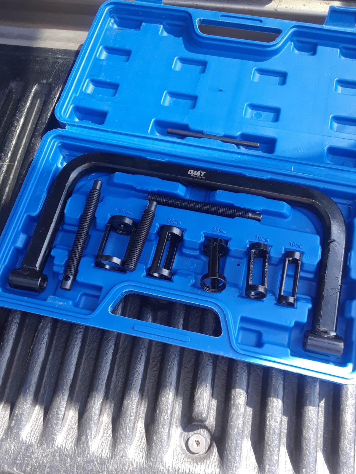 OMT Valve Spring Compressor, for Motorcycle, ATV, Car, Small Engine Vehicle | Spring Clamp Tool Kit with C Clamp, Collet Pusher Adapters, Extension Rods, and Lever, Blue customer photo 1