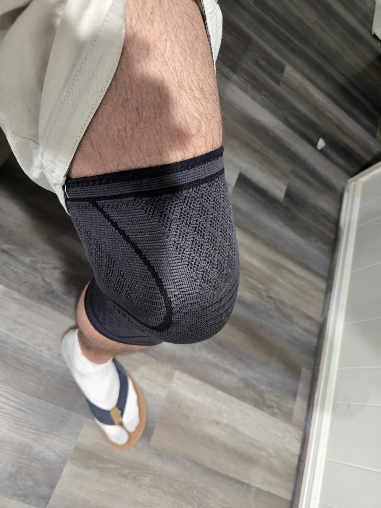 Knee Brace for Men and Women Knee Compression Sleeve Knee Support Wraps for Arthritis Joint Pain Relief, Workout, Swelling, Sports, Circulation, Running, Recovery for ACL & Meniscus Tear customer photo 1