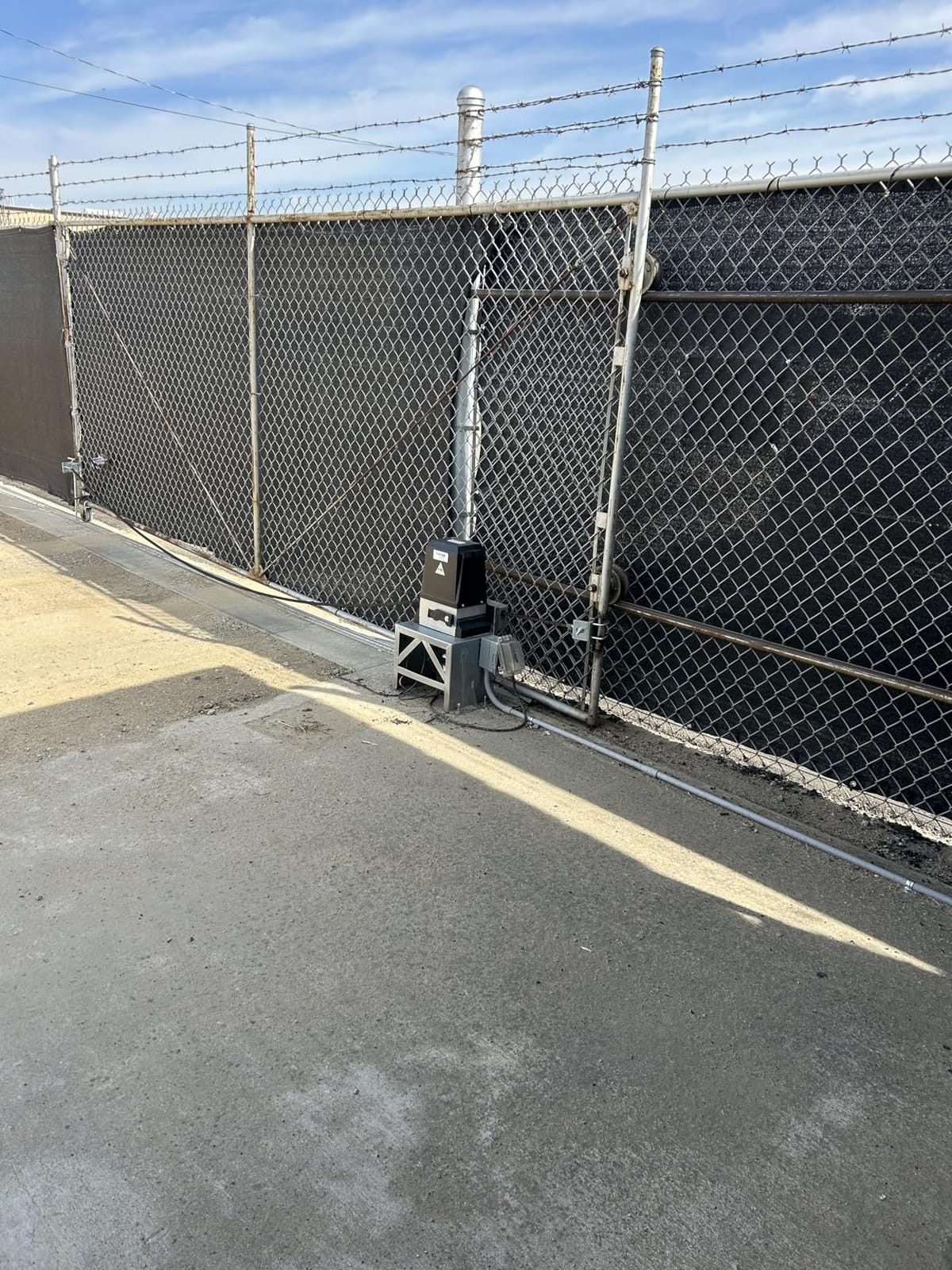 TOPENS CK2600 Sliding Gate Opener Chain Drive | Heavy Slide Gates Up to 5700lbs and 40ft, AC Powered, Easy DIY, Remote Control and 20ft Roller Chain Included customer photo 1