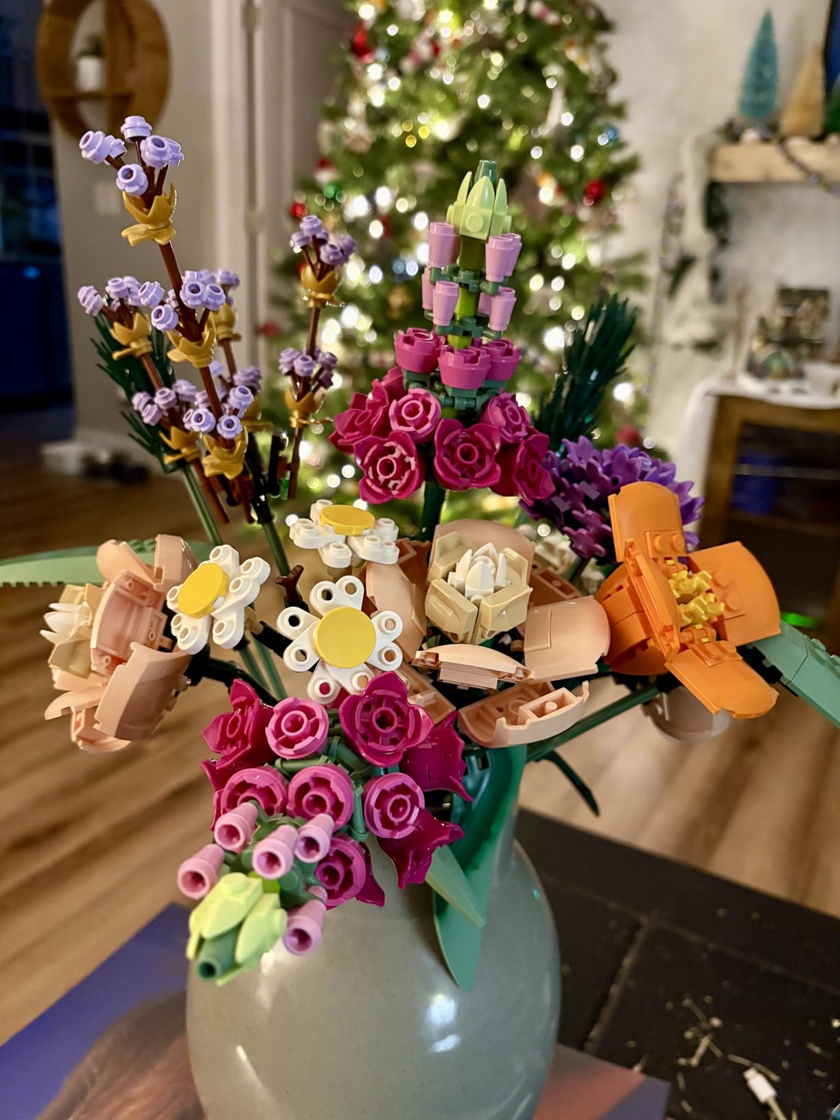 LEGO Botanicals Flower Bouquet 10280 Building Set, Adults 18+, Artificial Flowers, Relaxing, Bedroom or Home Office Decor, Gift for Anniversary, 756 pieces customer photo 2