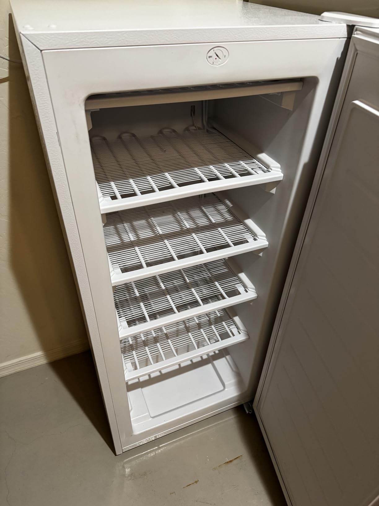 Commercial Cool Upright Freezer, Stand Up Freezer 5 Cu Ft with Reversible Door, White | 4 Fixed Freezer Shelves, Reversible Door, Adjustable Thermostat, Manual Defrost customer photo 1