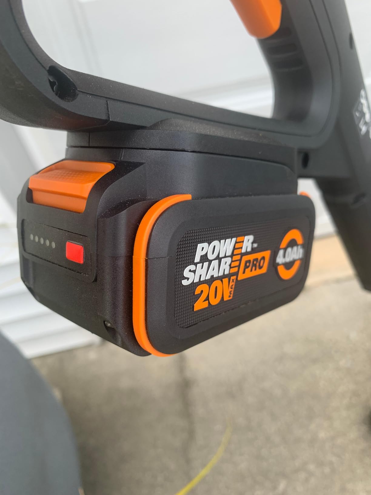 WORX Nitro Cordless Leaf Blower, Electric Blower with 410 CFM & 130 MPH, Blowers for Lawn Care with 3.8 Lbs, 4.0 Ah Battery & Charger Included, WG543 customer photo 1