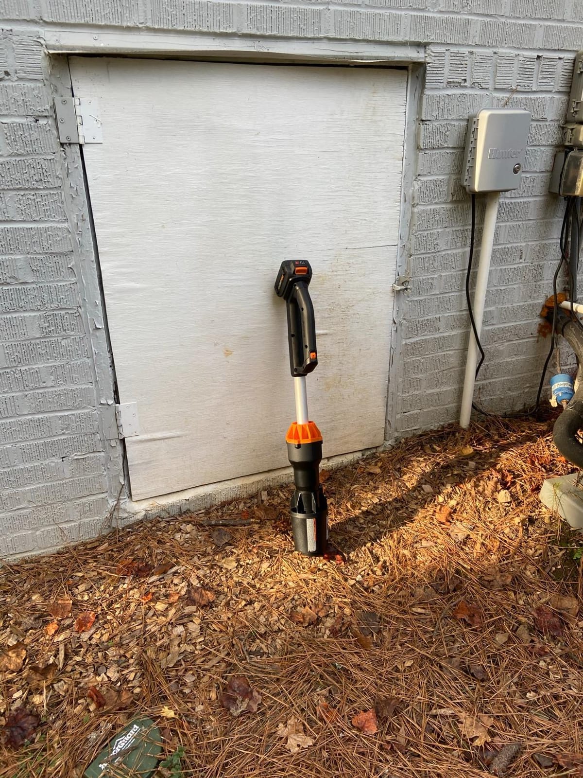 WORX Nitro Cordless Leaf Blower, Electric Blower with 410 CFM & 130 MPH, Blowers for Lawn Care with 3.8 Lbs, 4.0 Ah Battery & Charger Included, WG543 customer photo 2