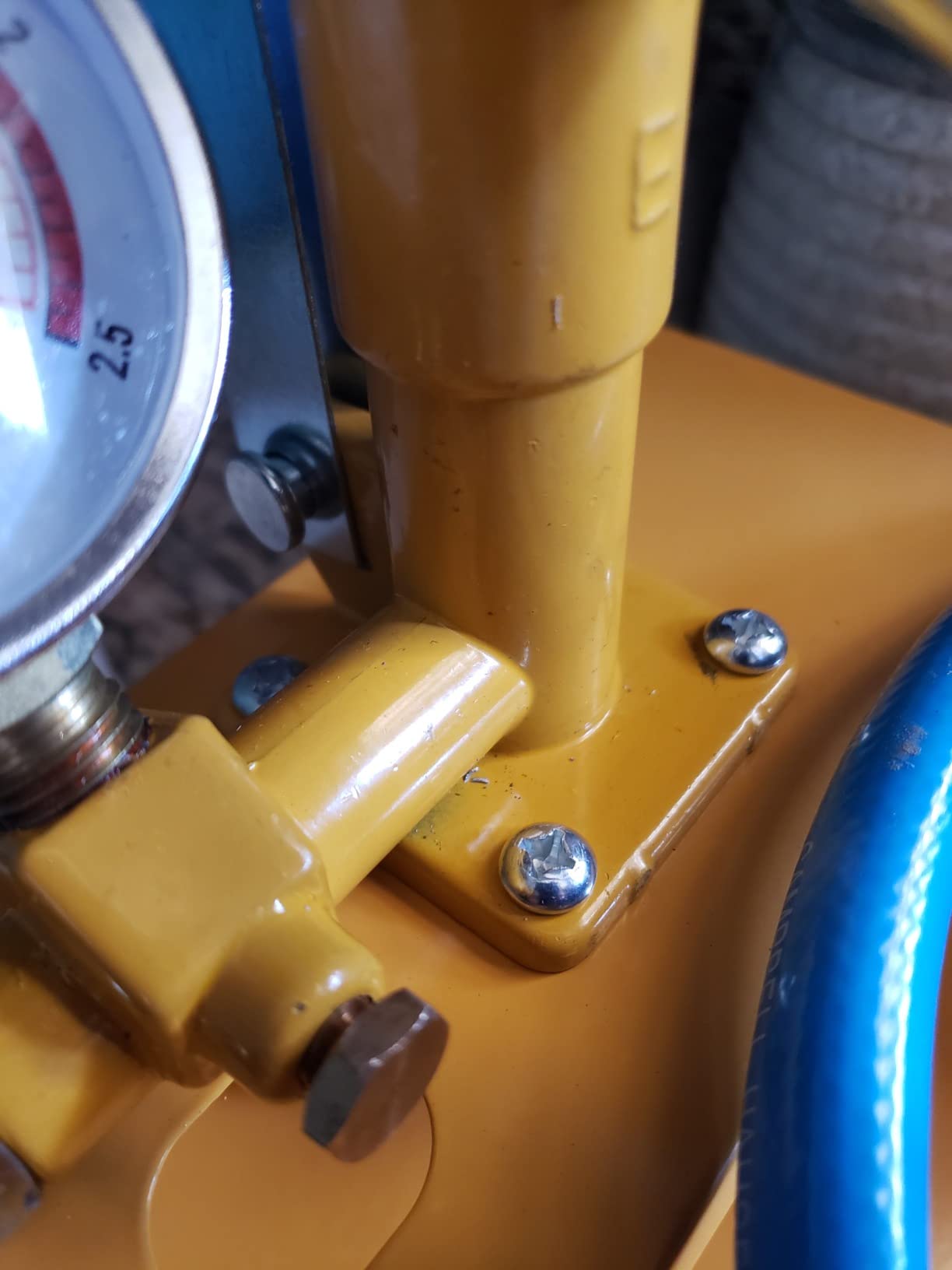 Hydraulic Pressure Test Pump, 2.5Mpa 25KG Manual Hydraulic Water Pressure Test Pump, Pipeline Tester Tool for a Variety of Pressure Vessels, Pipes, Valves and Other Pressure Test, 13ml / Time customer photo 1