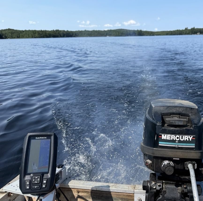 Garmin Striker Vivid 4cv Fishfinder with Transducer - 4-inch LCD Display, Easy-to-Use Scanning Sonar, Color Palettes customer photo 2