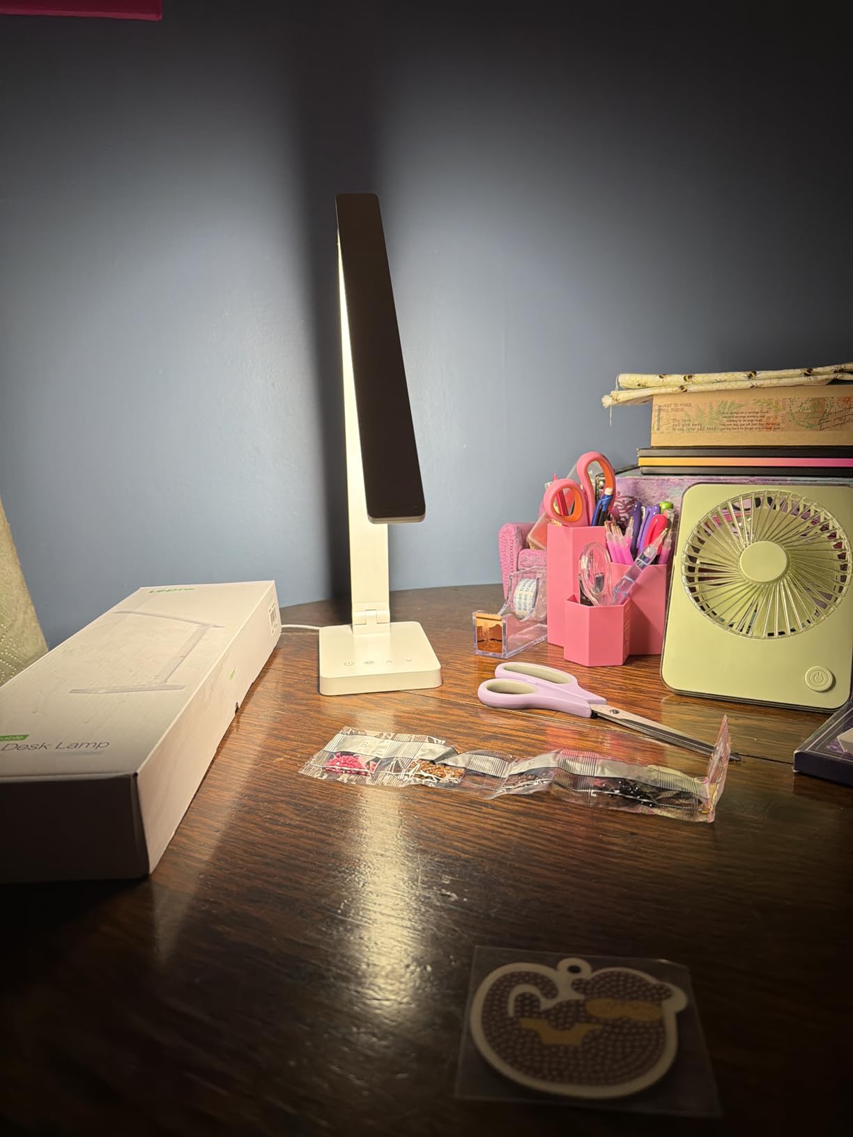Lepro LED Desk Lamp for Home Office, 9.5W 750LM Touch Desk Light, Black | 5 Color Modes 5 Brightness Level, Eye Caring, Metal Task Lamp For Reading, Sewing, Crafts, School Supplies, Puzzle Light customer photo 2